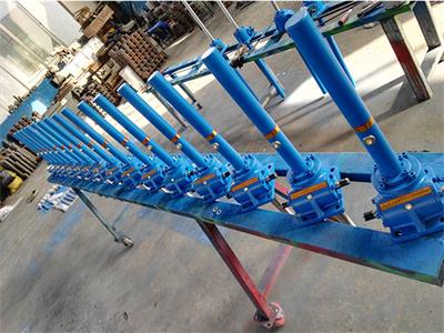 銳邁絲桿升降機(jī).jpg 銳邁絲桿升降機(jī).jpg